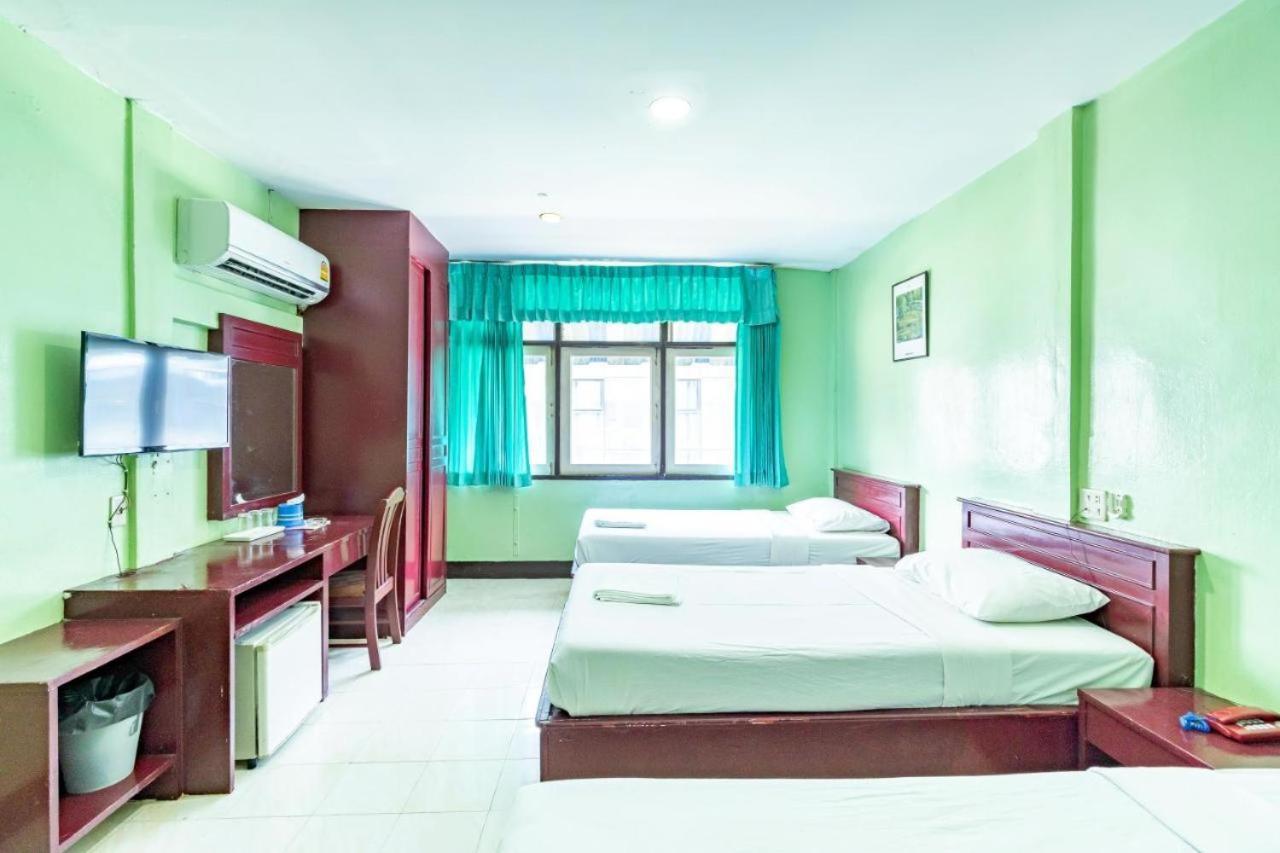 Woodlands Inn Bangkok Exteriör bild