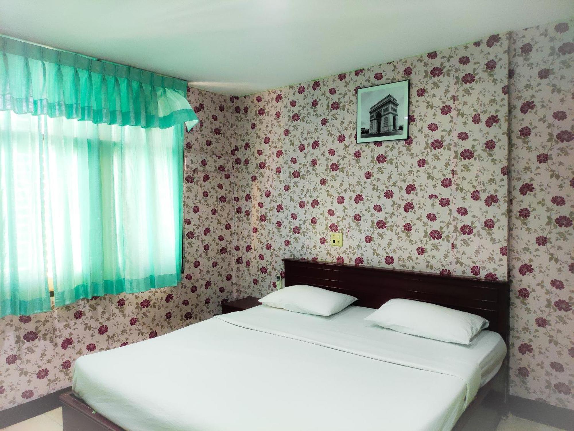 Woodlands Inn Bangkok Exteriör bild